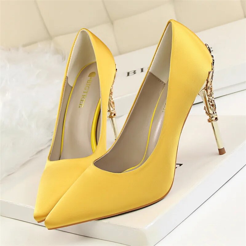 Scarpin Salto Alto Fino