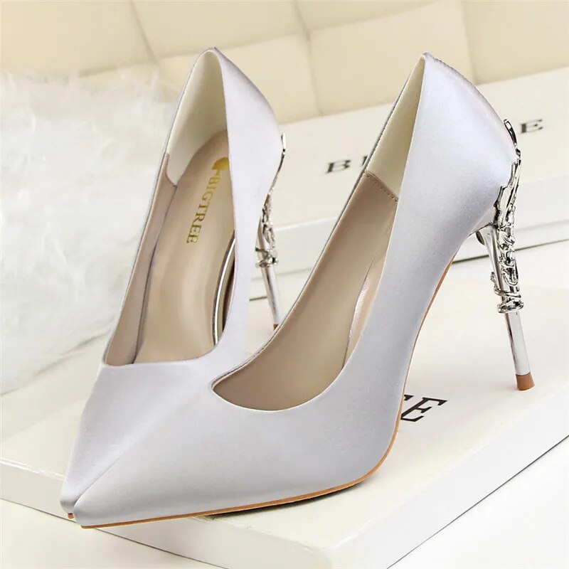 Scarpin Salto Alto Fino